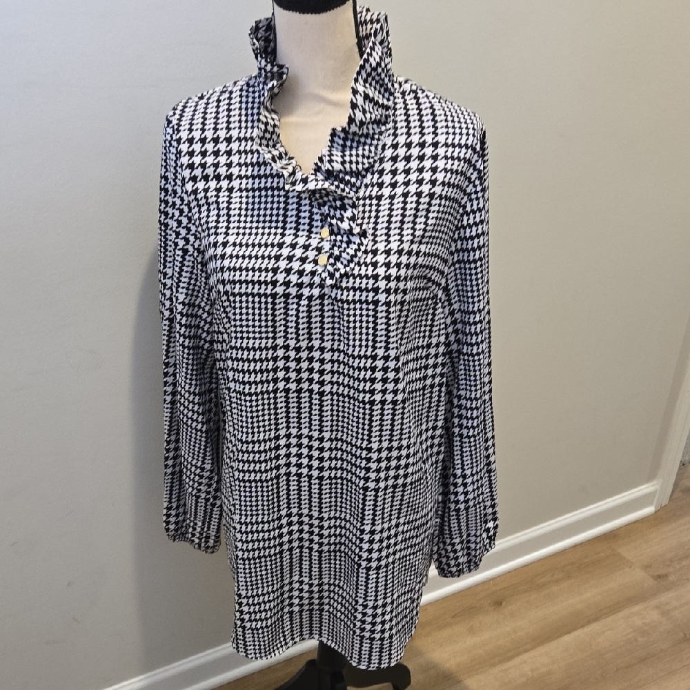 Mud Pie Black and White Patterned Top